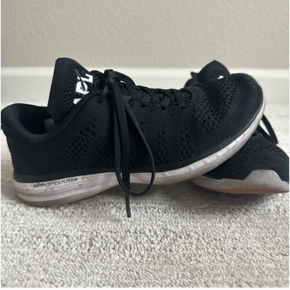 APL TechLoom Pro Sneakers - Picture 3 of 5